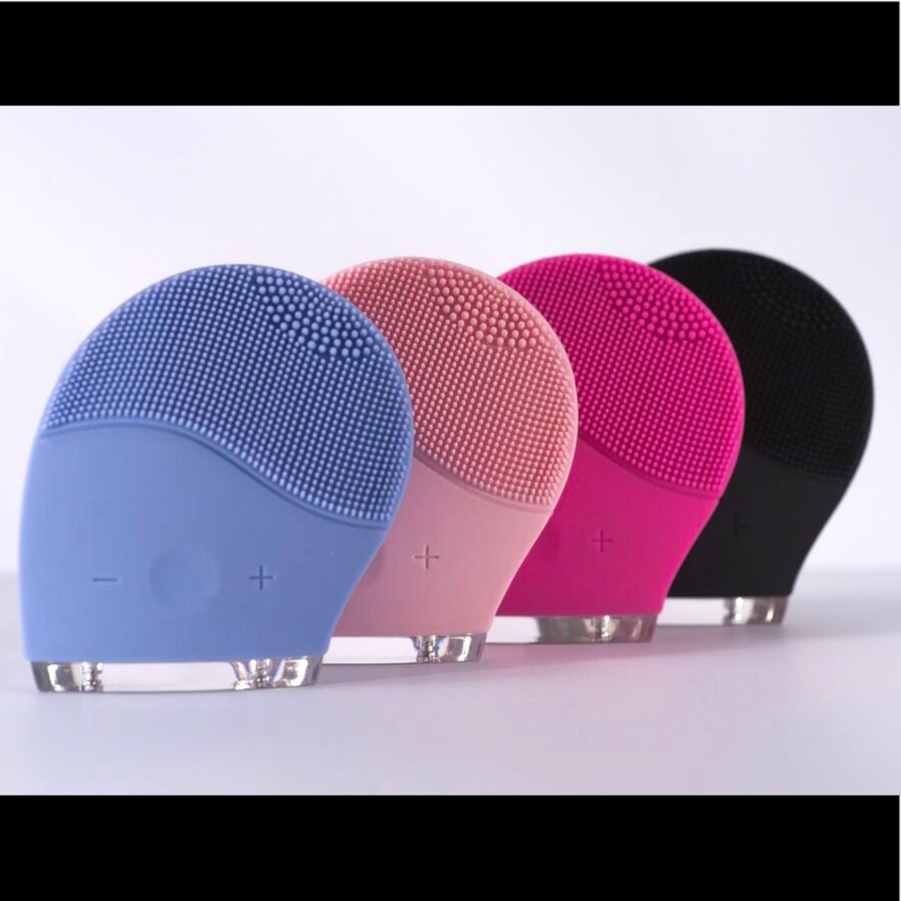 Silicone Facial Cleansing Brush